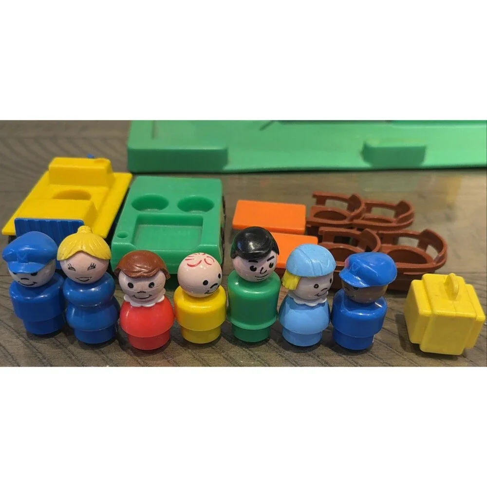 Vtg Fisher Price Little People Play Family Jetport #933 Airport near complete